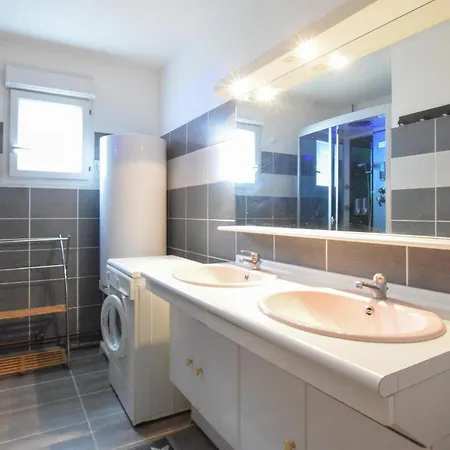 4 Bedroom Pet Friendly In